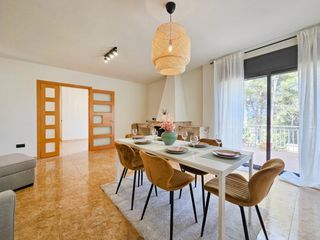 Casa  Carrer saragossa. Casa a 4 vientos con jardín, gran terraza y barbacoa, lista para