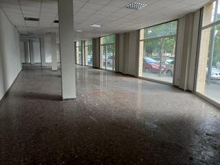 Local Comercial  Carrer d'antoni de bofarull. Zona pasos catalans