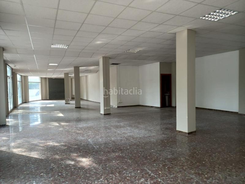 Foto 2c4e077c-1603-46e4-b10f-4d758286944e. Lloguer local comercial a Ponent Reus