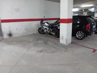 Autoparkplatz in Carrer del comandant sugranyes 2. Avenida salou posibilidad de comprar 1 o 3 plazas grandes de pár