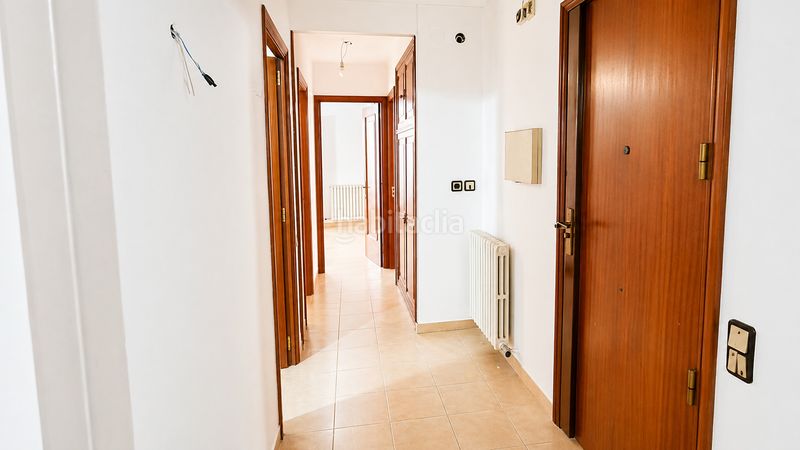 Foto bc73f039-1573-487d-b137-441e916e4f04. Casa aparellada amb calefacció a Centre Reus