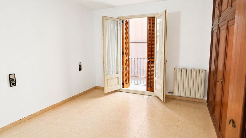 Foto e2876c0f-79d6-441c-8bd6-783c6c5254a2. Casa aparellada amb calefacció a Centre Reus