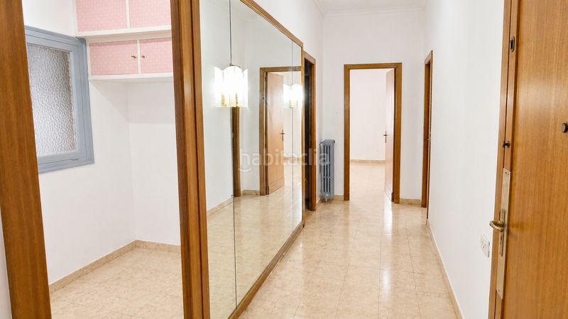 Foto e9914350-3277-47ce-8e02-bf9a74b520ef. Casa aparellada amb calefacció a Centre Reus