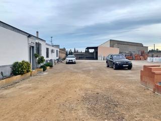 Industrial building in Roquetes