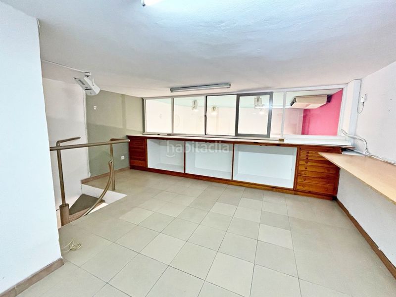 Foto 1c1c6a3f-757d-41ef-befd-c7fc39cc3ccf. Local comercial a Centre Tortosa