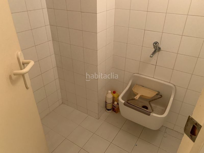 Foto 870201b5-c3ac-4ed1-8f48-8741b3c3c815. Local comercial a Centre Tortosa