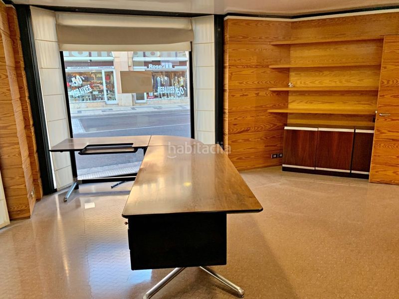 Foto 9e9a13bc-5e32-44b3-96ba-0355d636e920. Local comercial a Centre Tortosa