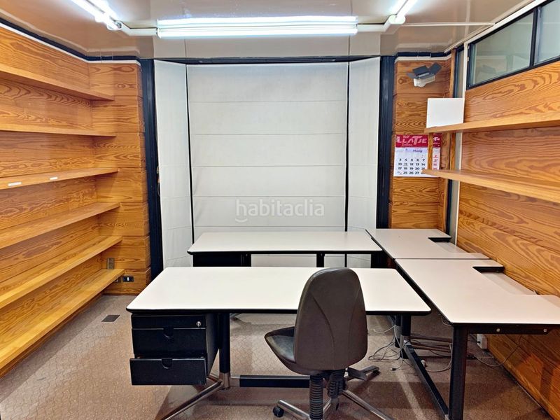 Foto f16b4d36-dbb4-41b8-910b-13d20905057e. Local comercial a Centre Tortosa