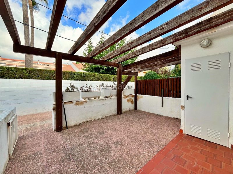Foto 37e17d89-1056-4055-a099-2a63e4a0164d. Chalet adosado a 30 metros del mar con piscina y amplios espacios exteriores en La Ràpita