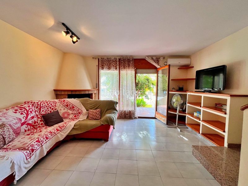 Foto 3d3d3d66-2dde-42c1-8ba2-6dda96eb4af0. Chalet adosado a 30 metros del mar con piscina y amplios espacios exteriores en La Ràpita