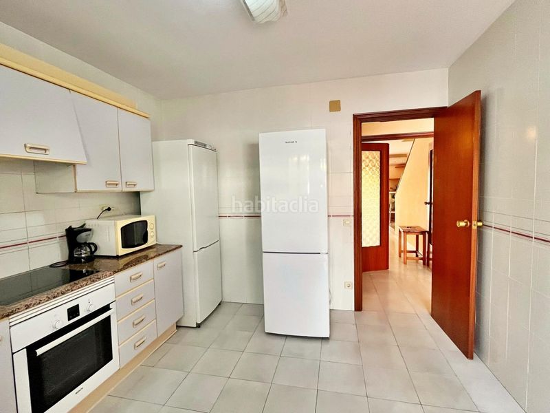 Foto 5240f608-3fdf-4d58-936e-a09dc4d3f056. Chalet adosado a 30 metros del mar con piscina y amplios espacios exteriores en La Ràpita