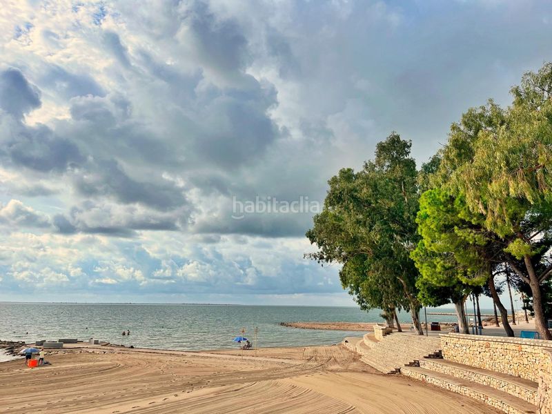 Foto 54bebca2-6738-4822-abd5-e463d2a40800. Chalet adosado a 30 metros del mar con piscina y amplios espacios exteriores en La Ràpita