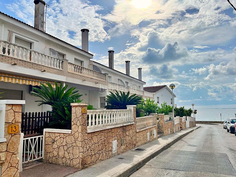 Foto 910ff5aa-382e-4156-baa4-e80f00826132. Chalet adosado a 30 metros del mar con piscina y amplios espacios exteriores en La Ràpita