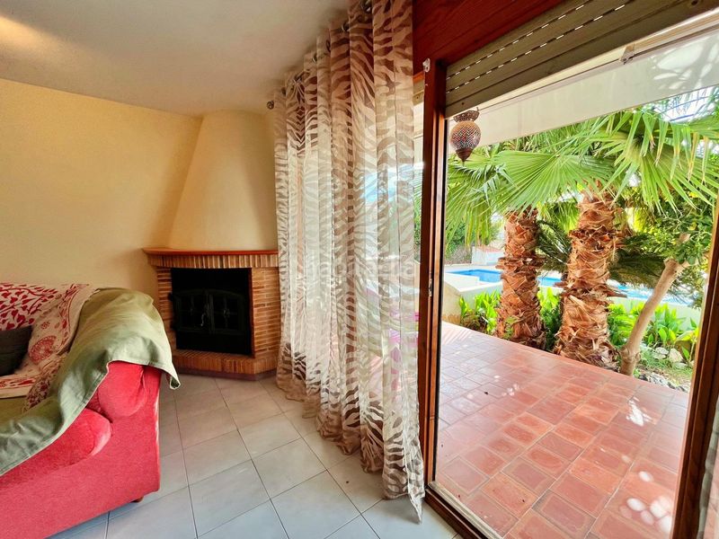 Foto b1b0931e-f0e4-4dd2-b81f-d62f42afdd49. Chalet adosado a 30 metros del mar con piscina y amplios espacios exteriores en La Ràpita