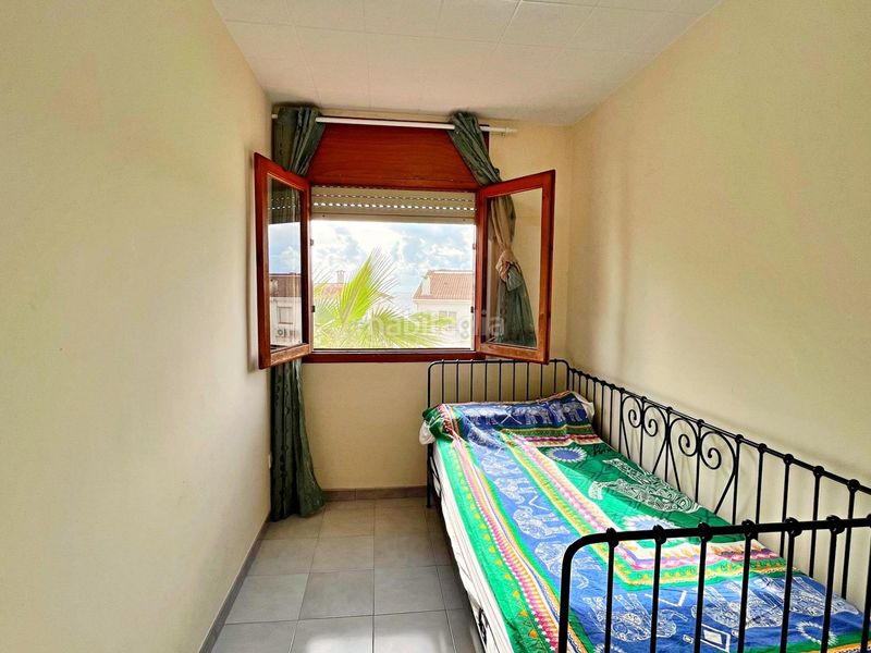 Foto b6c40e28-cd09-4ac0-bdc7-16b6361bda17. Chalet adosado a 30 metros del mar con piscina y amplios espacios exteriores en La Ràpita