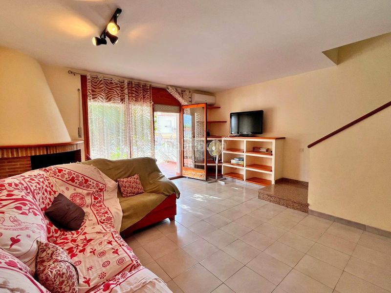 Foto cb5e3c76-a902-4488-b402-9c785ac288d2. Chalet adosado a 30 metros del mar con piscina y amplios espacios exteriores en La Ràpita