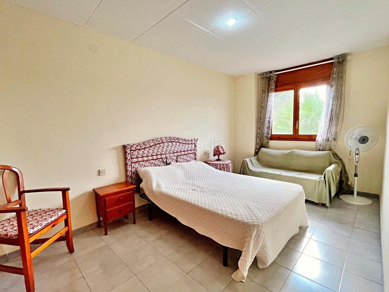 Foto ea17a8f3-1676-417c-a330-8db1fefb4020. Chalet adosado a 30 metros del mar con piscina y amplios espacios exteriores en La Ràpita