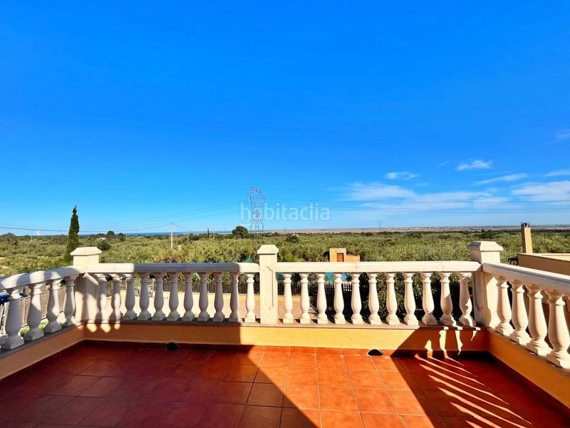 Foto 8dc3cb87-e6a0-4ef4-b536-15959eac0257. Chalet en Camarles