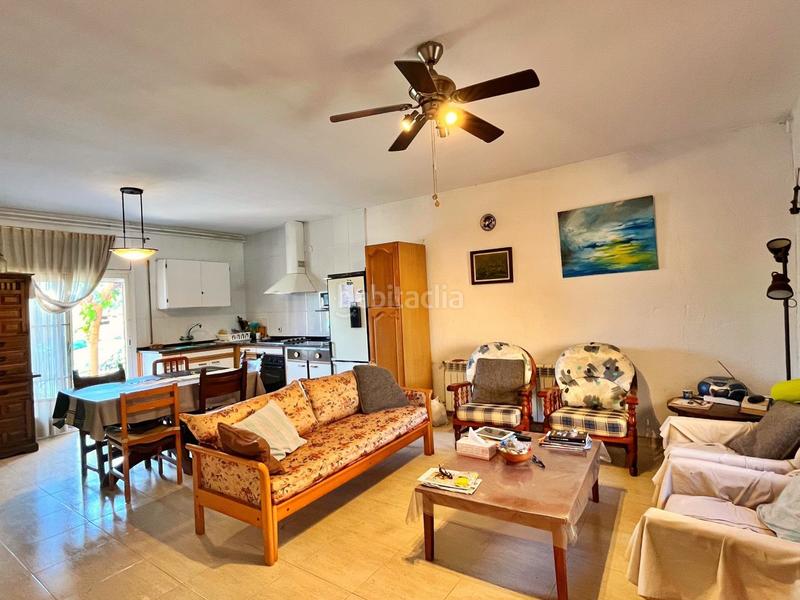 Foto a578449d-3676-4933-ab04-b79bfbf3714f. Chalet en Camarles