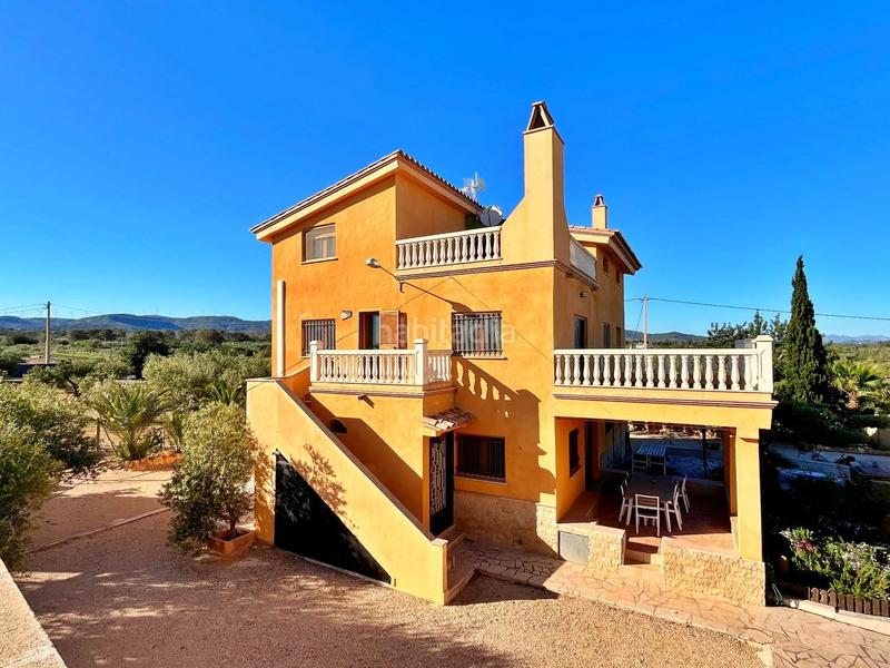 Foto ab72a31d-86b6-4e62-b10b-abd7bcd07121. Chalet en Camarles