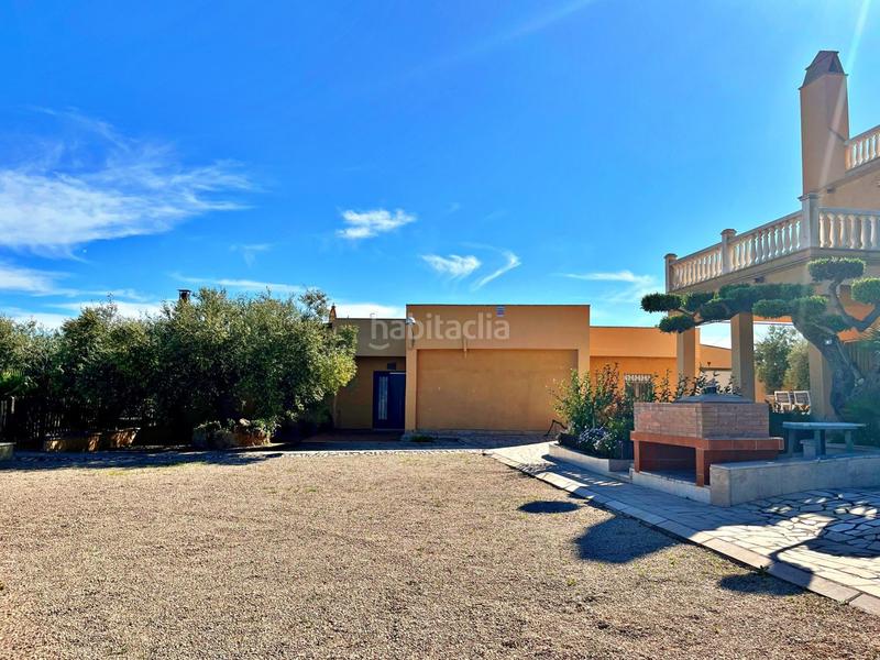 Foto b036e90d-82db-4d16-b539-389054cbb314. Chalet en Camarles