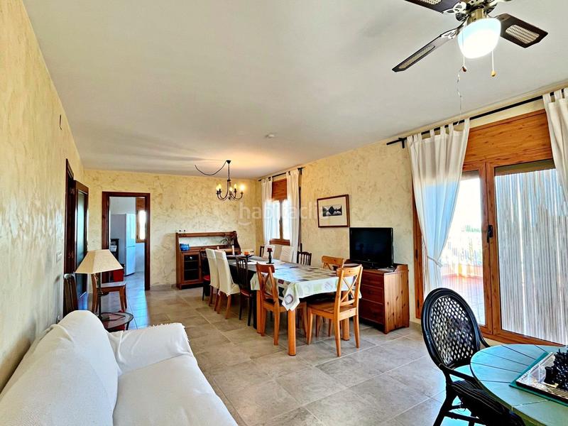 Foto f0b216f0-39e7-46d9-9a02-40ee5df66afe. Chalet en Camarles