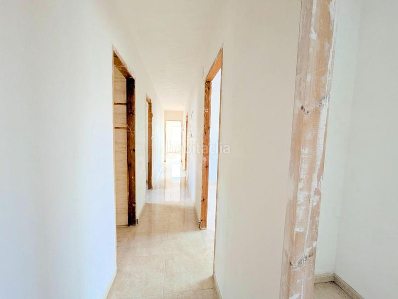 Foto 5164b133-bbc9-42d6-8f91-7e038deec6dc. Edificio in Centre La Ràpita