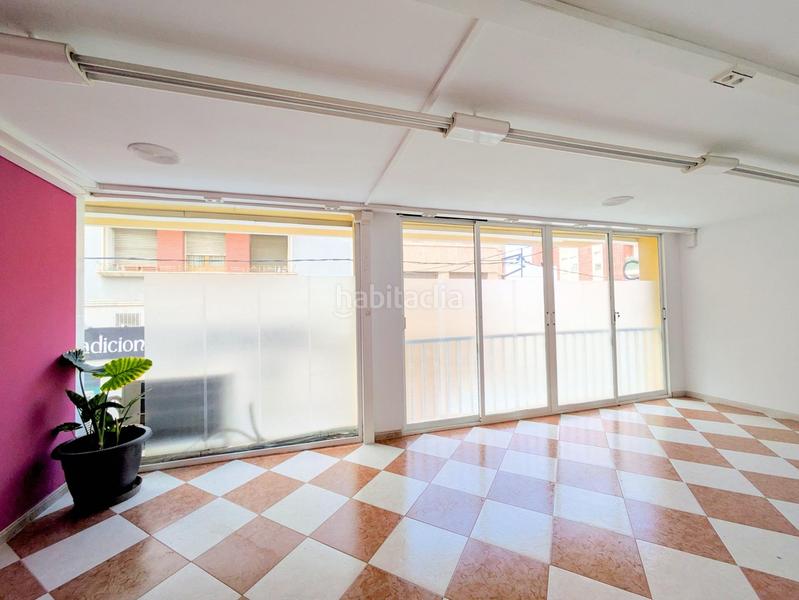 Foto 5c7cf91e-561b-47e1-b25b-51a7aa2110ef. Edificio in Centre La Ràpita