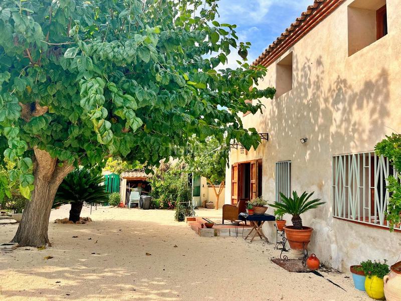 Foto 80d3d1f3-f897-42da-bdc1-25a7799f3060. Chalet dans Bítem Tortosa