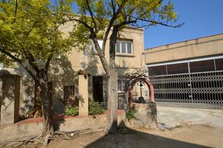 Casa  Ramon y cajal. Casa céntrica en deltebre con terraza