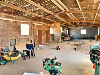 Industrial building in Urbanitzacions