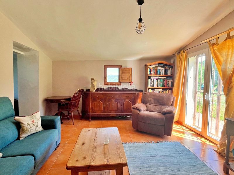 Foto aabe655a-b4f8-4e13-b6fc-f0d88b324bd3. Xalet a Flix