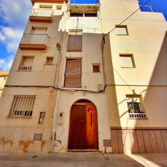 Casa in Tivenys. Proyecto de reforma casa de 92 m2 en el centro de tivenys, baix