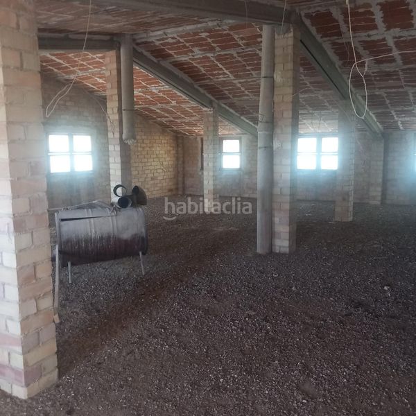 Foto c3fd8e27-6115-4485-bb90-6559a0591517. Edifici a Bítem Tortosa