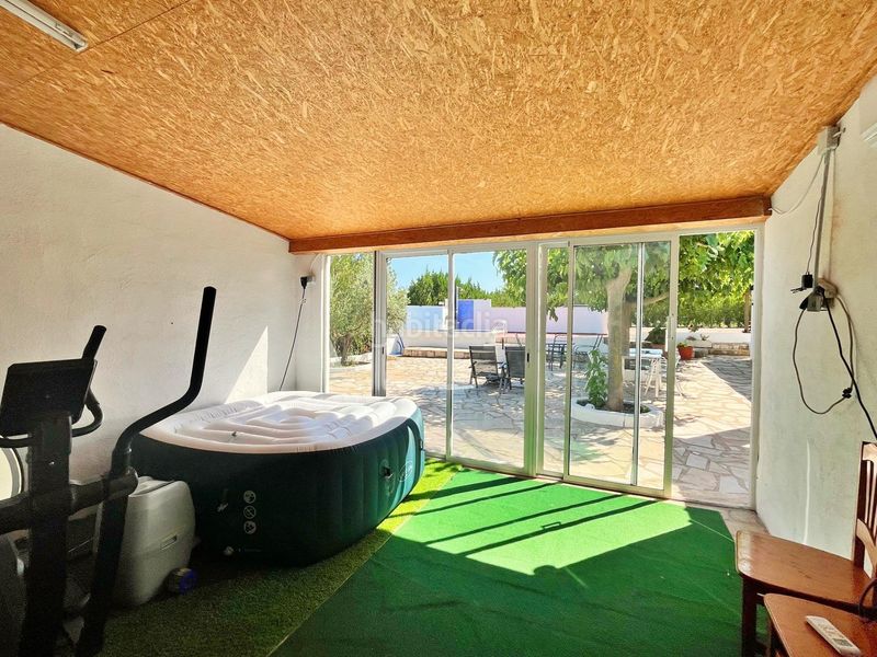 Foto df6c9344-b5e1-46b6-af71-35ed2d6dab75. Xalet amb piscina a Sénia (La)