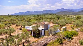 Chalet in Roquetes. Casa rural reformada con vistas a els ports  roquetes
