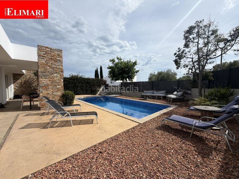 Foto 2fa52611-46b4-4647-8964-b2d3111c4b21. Xalet amb piscina a Alcanar