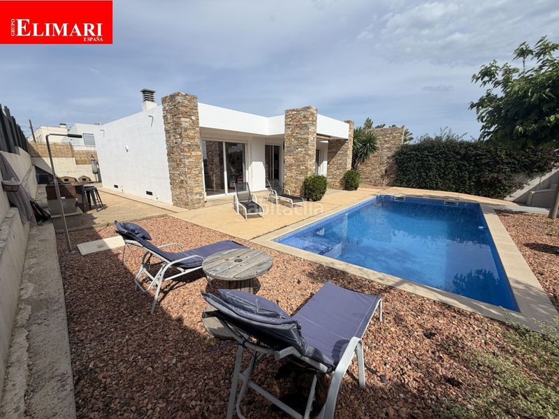 Foto 699dee90-4342-44d2-8c28-7fa5952f5eda. Xalet amb piscina a Alcanar