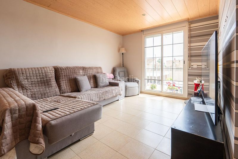 Foto 50be9cbd-e932-463a-a33d-3943a69220ff. Casa amb aparcament a Deltebre