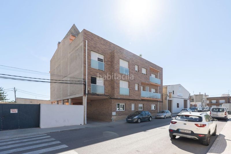 Foto fac69a13-7749-4b7f-8f4c-cba105d045f8. Pis amb aparcament a Deltebre