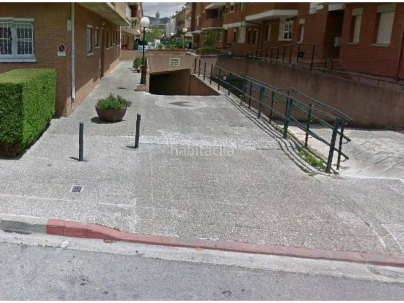 Foto ef55ae06-52fa-4689-aa07-2d18df14339b. Parking voiture dans La Devesa Girona