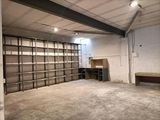 Lloguer Local Comercial a Eixample Sud-Migdia. Alquiler de almacén en girona capital  zona químics  prolongació