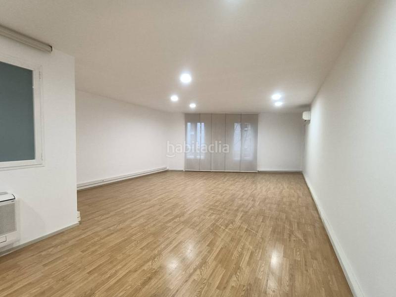 Foto 2b5551ea-ff97-4a3b-83a2-24051355022e. Miete büro mit heizung in Eixample Nord Girona