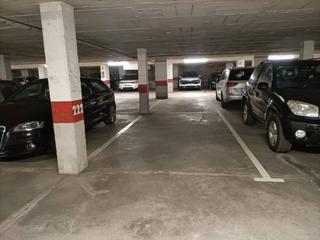 Miete Autoparkplatz in Eixample Sud-Migdia. Alquiler de plazas de parking en girona capital  emili grahit