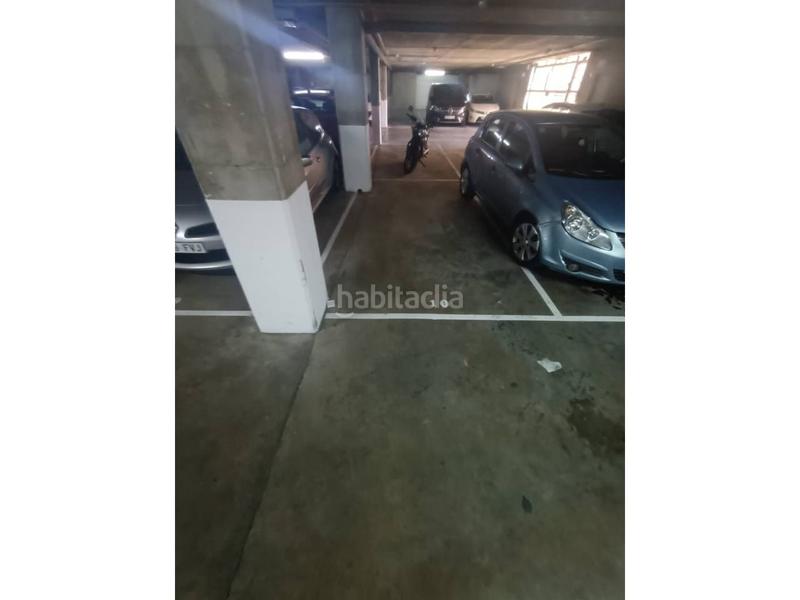 Foto f4a986e9-e825-4769-8e77-b519b99fc414. Alquiler parking coche plaza parquing lluis pericot en Girona