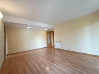 Location Appartement à Eixample Sud-Migdia. Alquiler de piso en girona capital  montilivipalau