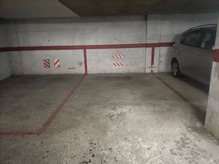 Alquiler Parking coche en Calle mare de déu de los àngels 25. Alquiler de plaza de parking en sant narcís, girona capital  car