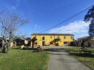 Masía en Aiguaviva. Casa  en venta para reformar  en aiguaviva