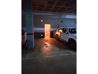 Miete Autoparkplatz in Calle migdia 139. Parking  trastero en alquiler en migdia casernes  quimics