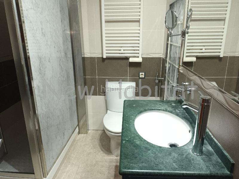 Foto bf40edec-4bfe-49ec-be31-356647b2b9cf. Casa adossada amb aparcament a Plaza Illes Columbretes Castellón de la Plana